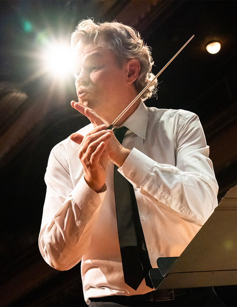 chef d'orchestre antoine marguier genève baguette musicien